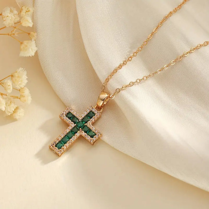 Solène Emerald Cross Pendant Necklace | Gold