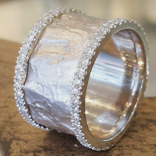 Timeless Silver-Plated Vintage Zirconia Ring
