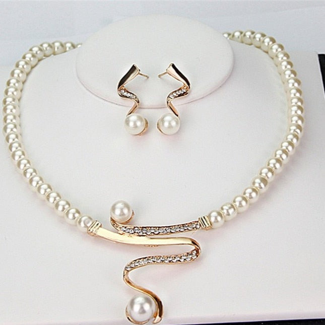 Exclusive Natural Pearl Necklace and Earring Set